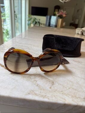 Tom Ford tortoise Annabelle round sunglasses polarized brown lenses excellent